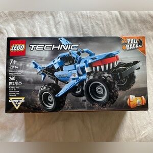 Retired Lego set. Monster Jam Megalodon Technic